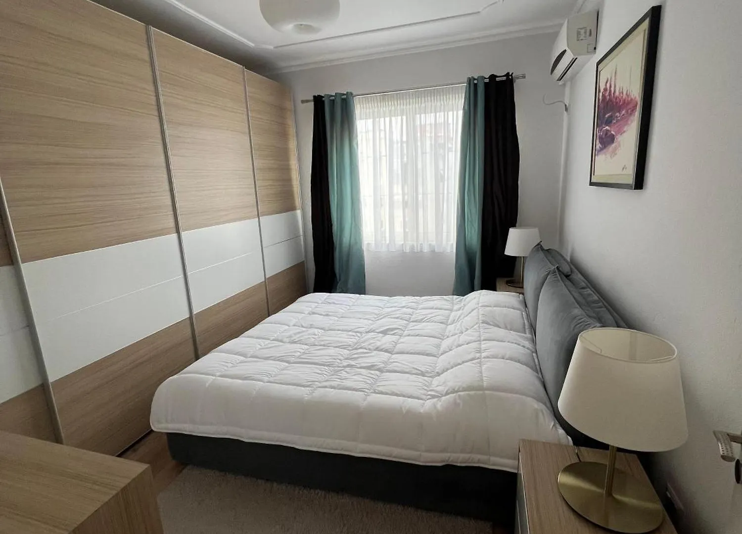 Apartment At Hana'S City Center Tirana